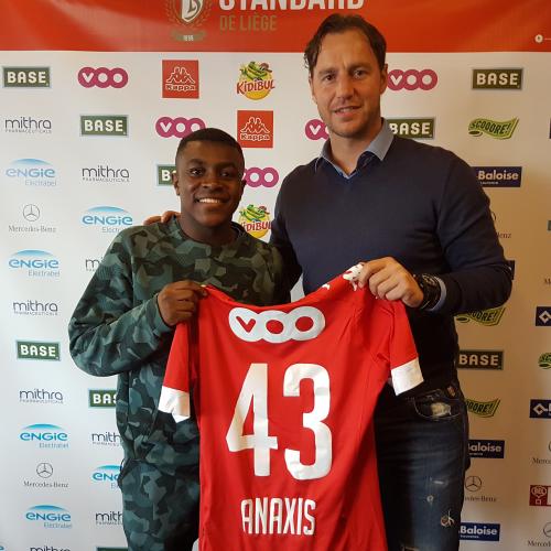 1er contrat pro pour Anaxis DINSIFWA